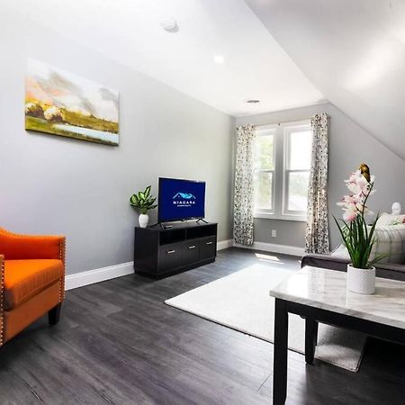 Cozy Micro Apartment, Minutes From Falls Niagara Falls Exterior photo