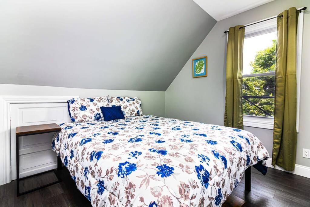 Cozy Micro Apartment, Minutes From Falls Niagara Falls Exterior photo
